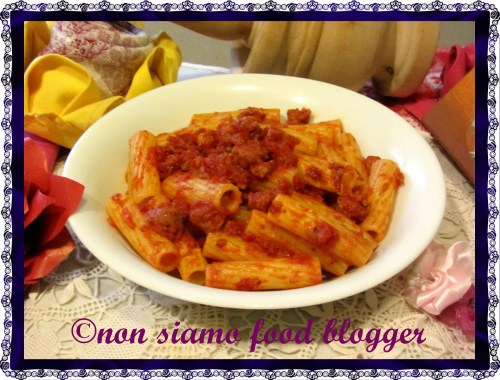 Rigatoni al Sugo di Salsiccia